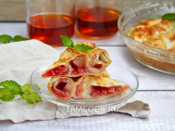 Фото блюда: Пирог из лаваша с клубникой