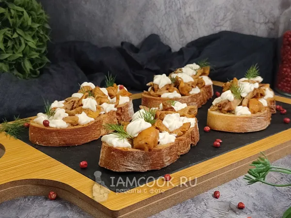 Фото блюда: Брускетта с лисичками