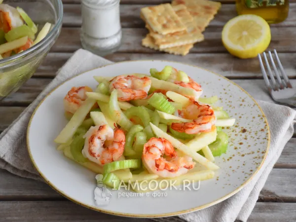 Фото блюда: Салат с креветками, сельдереем и яблоком
