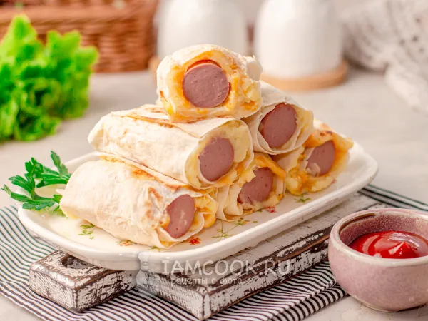 Фото блюда: Сосиска с картошкой в лаваше
