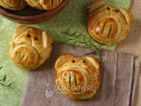 Фото блюда: Слойки с сыром из готового слоеного теста