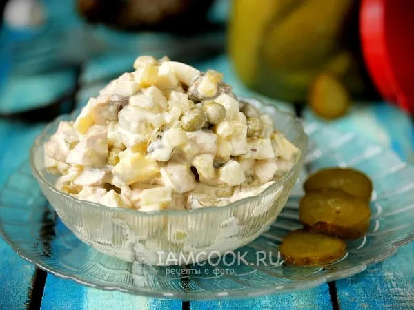 Фото блюда: Салат с курицей и солёными огурцами