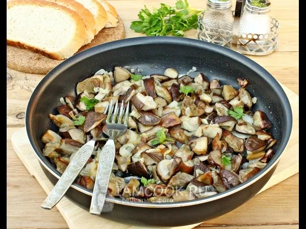 Фото блюда: Жареные белые грибы с луком