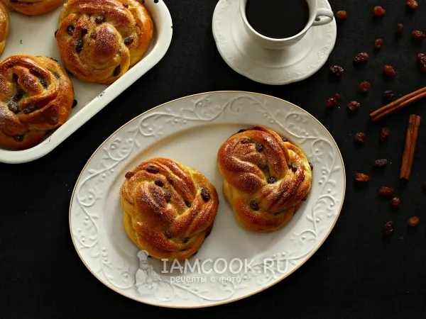Фото блюда: Булочки с корицей и изюмом