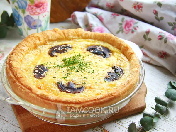 Фото блюда: Киш из слоеного теста с грибами