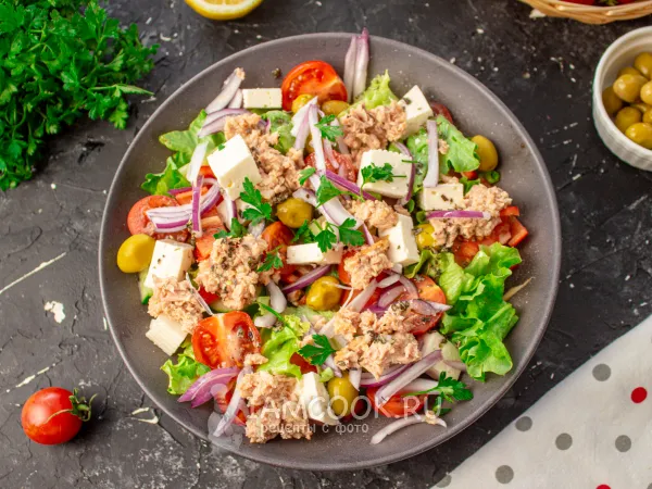 Фото блюда: Греческий салат с тунцом