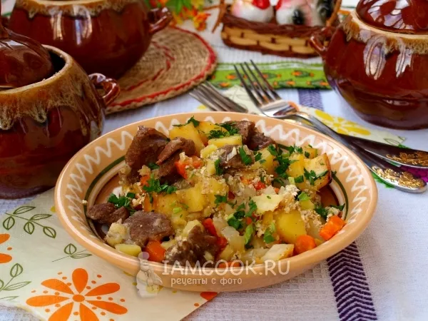 Фото блюда: Жаркое с мясом в горшочках