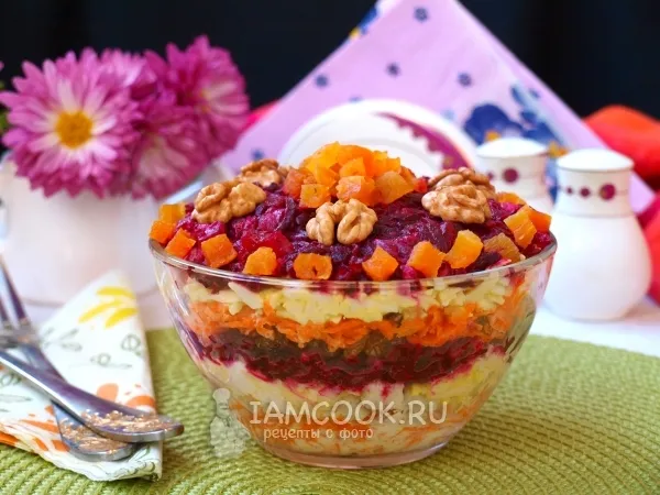 Фото блюда: Салат «Любовница» с изюмом и курицей