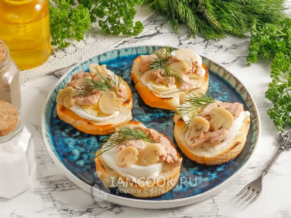 Фото блюда: Брускетта с печенью трески и яйцом