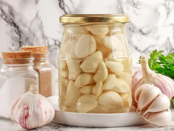 Фото блюда: Маринованный чеснок холодным способом