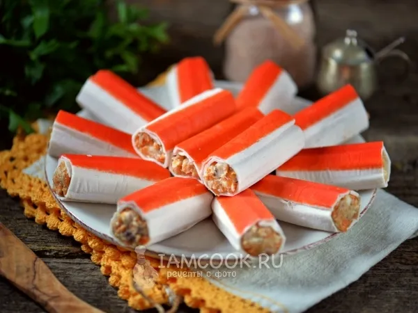 Фото блюда: Крабовые палочки, фаршированные паштетом из селедки