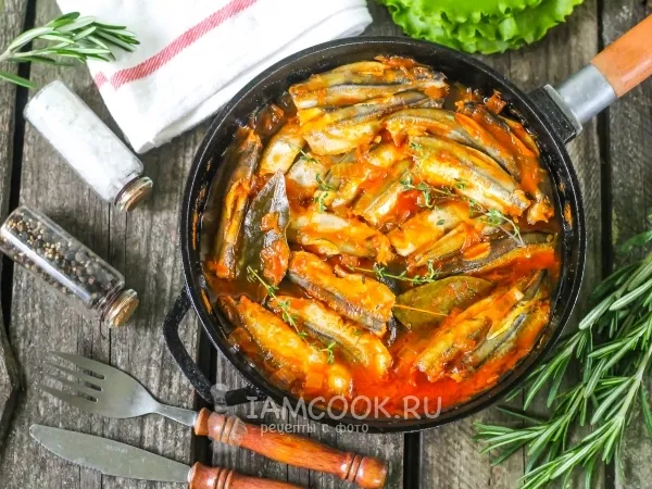 Фото блюда: Мойва в томатном соусе в домашних условиях