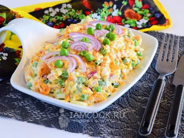 Фото блюда: Салат из отварных моркови и зеленого горошка