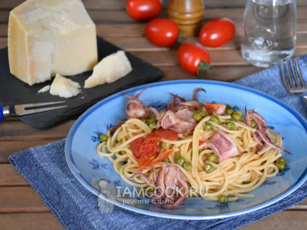 Фото блюда: Спагетти с кальмарами и зеленым горошком