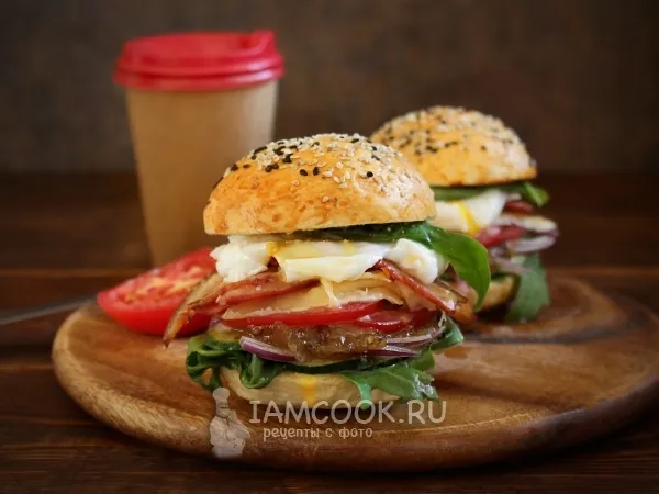 Фото блюда: Дрожжевые булочки с кунжутом для домашних бургеров