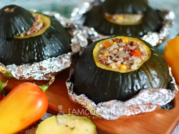 Фото блюда: Патиссоны, фаршированные рисом и овощами, в духовке