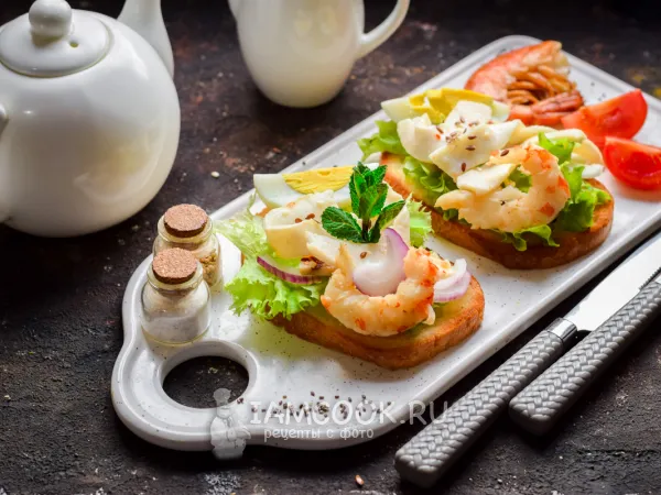 Фото блюда: Бутерброды с креветками и кальмарами