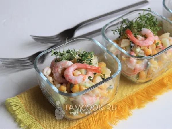 Фото блюда: Салат с креветками, ананасом и кукурузой
