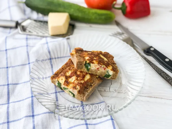 Фото блюда: Омлет с куриным рулетом в хлебе