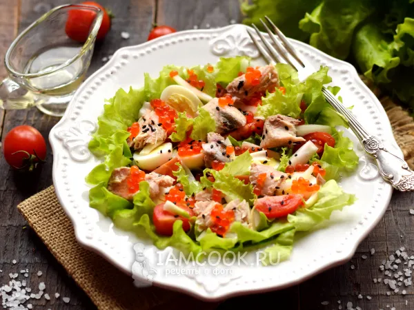 Фото блюда: Салат с икрой и консервированной горбушей