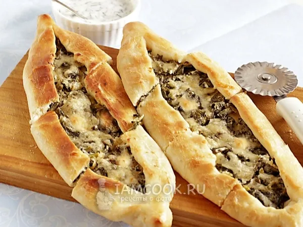 Фото блюда: Турецкие пиде со шпинатом и брынзой