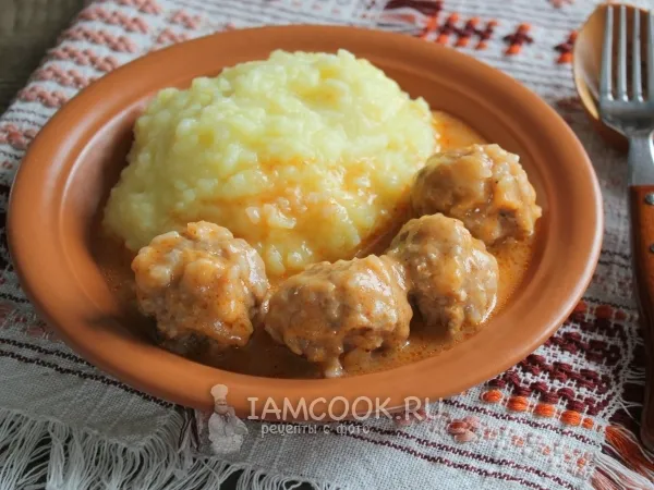 Фото блюда: Тефтели с рисом в мультиварке (с подливкой)