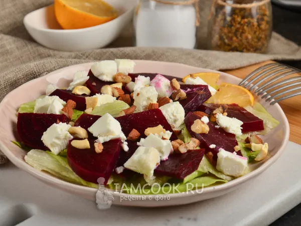 Фото блюда: Салат из свеклы с козьим сыром