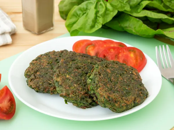 Фото блюда: Котлеты из свекольной ботвы