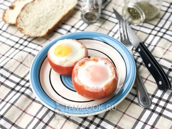 Фото блюда: Яйцо в помидоре в духовке