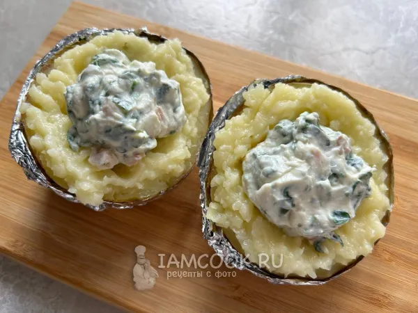 Фото блюда: Крошка-картошка с красной рыбой, шпинатом и рикоттой