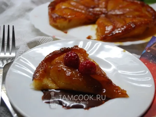 Фото блюда: Пирог перевертыш с грушами в карамели (из слоеного теста)