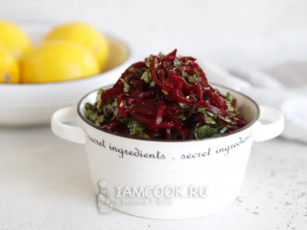 Фото блюда: Салат из свеклы с кинзой