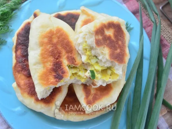 Фото блюда: Пирожки с луком и яйцом на кефире