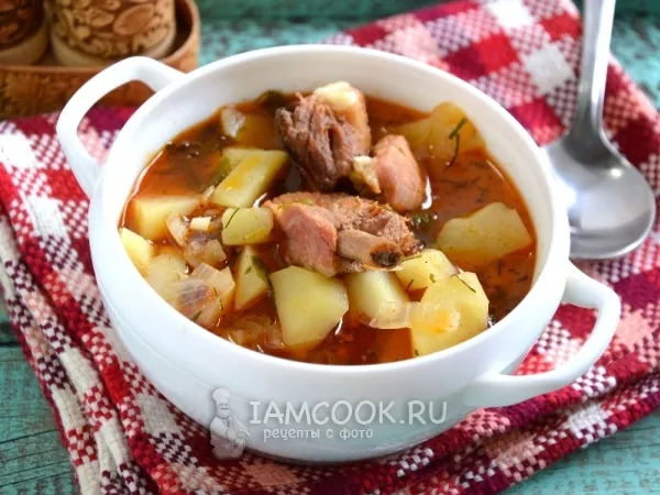 Фото блюда: Картофель, тушенный со свиными ребрами в казане