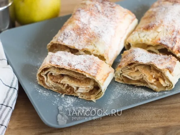 Фото блюда: Штрудель из лаваша с яблоками в духовке
