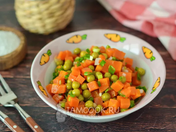 Фото блюда: Постный салат с зеленым горошком и морковью