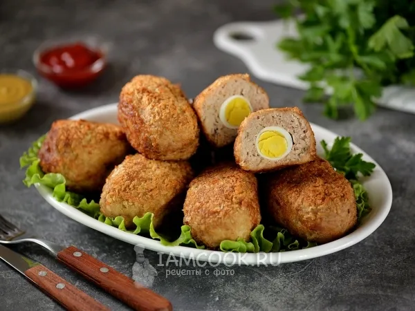 Фото блюда: Котлеты с перепелиным яйцом внутри