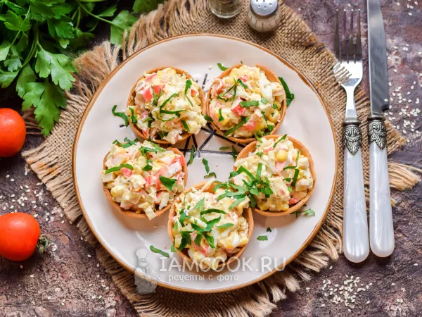 Фото блюда: Тарталетки с крабовыми палочками и кукурузой