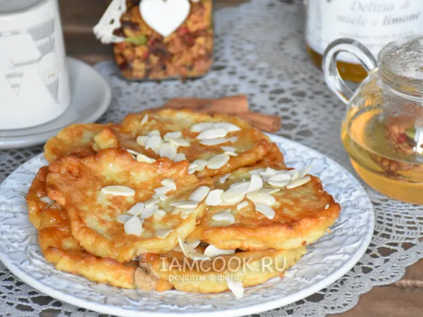 Фото блюда: Оладьи с яблоками на кефире