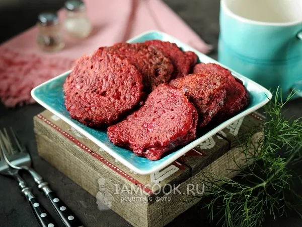 Фото блюда: Оладьи из свеклы