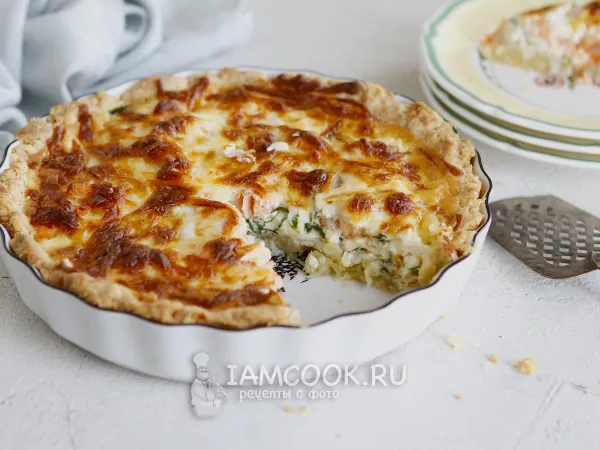 Фото блюда: Киш с семгой и шпинатом