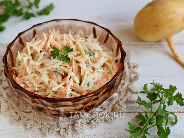Фото блюда: Салат из репы и моркови со сметаной
