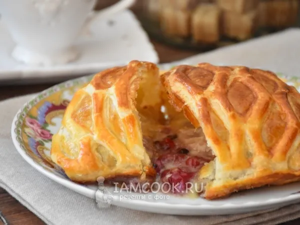 Фото блюда: Слоёные конвертики с сыром Бри и ягодами