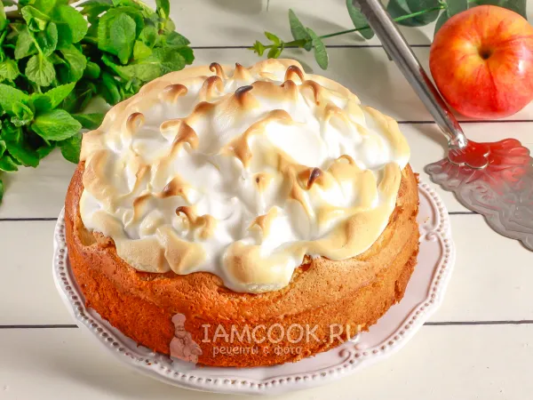 Фото блюда: Шарлотка с яблоками и меренгой