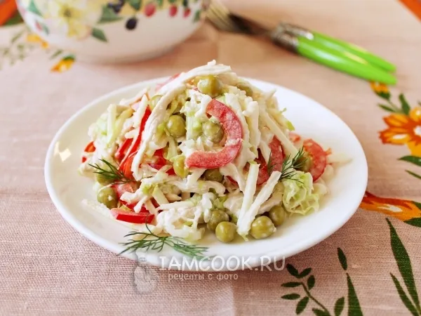 Фото блюда: Салат с курицей и зеленым горошком