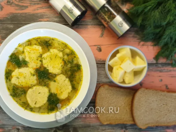 Фото блюда: Суп с сырными клёцками и рисом