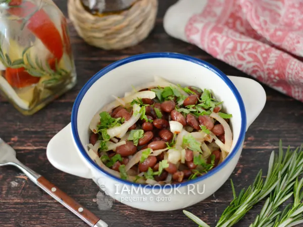 Фото блюда: Салат с фасолью и маринованным луком