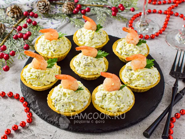 Фото блюда: Тарталетки с креветками и маринованным огурцом