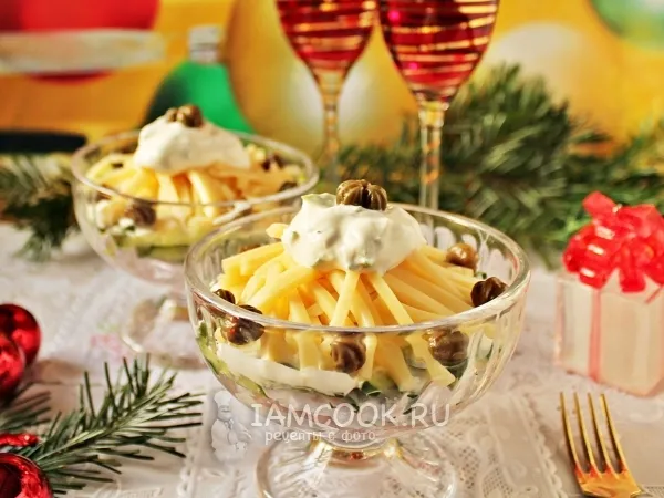 Фото блюда: Салат с ветчиной, сыром и огурцами