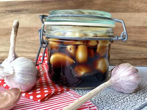 Фото блюда: Маринованный чеснок в соевом соусе